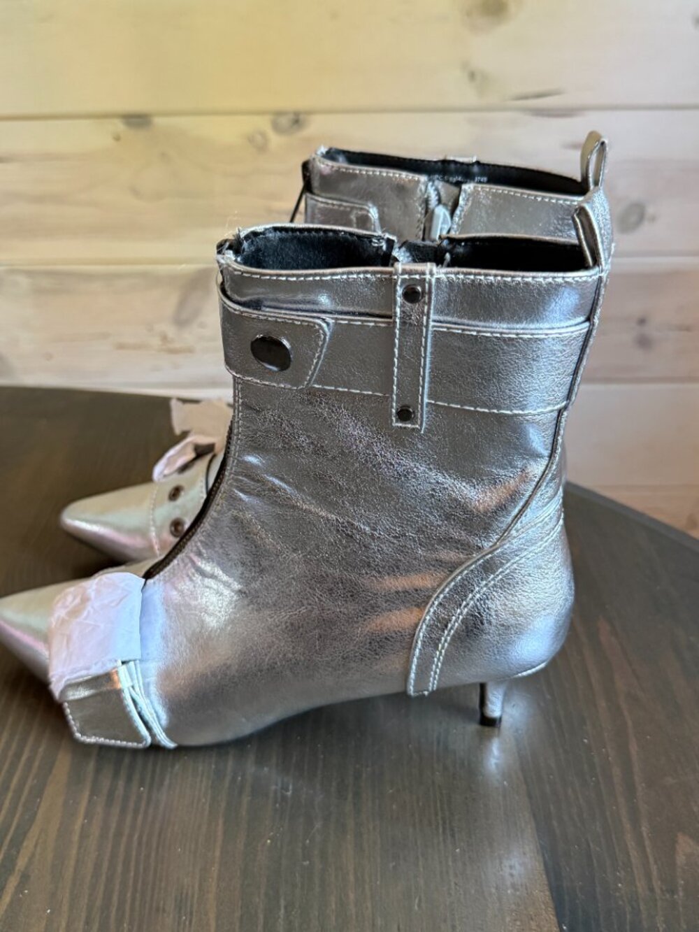 Scoop Women’s Size 8 Buckle Kitten Heel Boot  Zip Comfort Foam Insole Silver